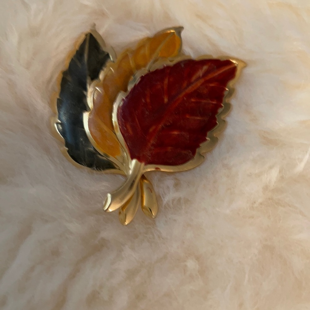 BL/BL Vintage Pin